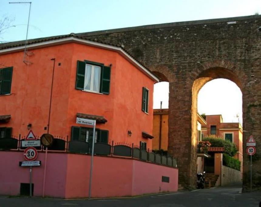 Two-Room Apt. Under The Aqueduct'S Arch In Pigneto Rome Buitenkant foto